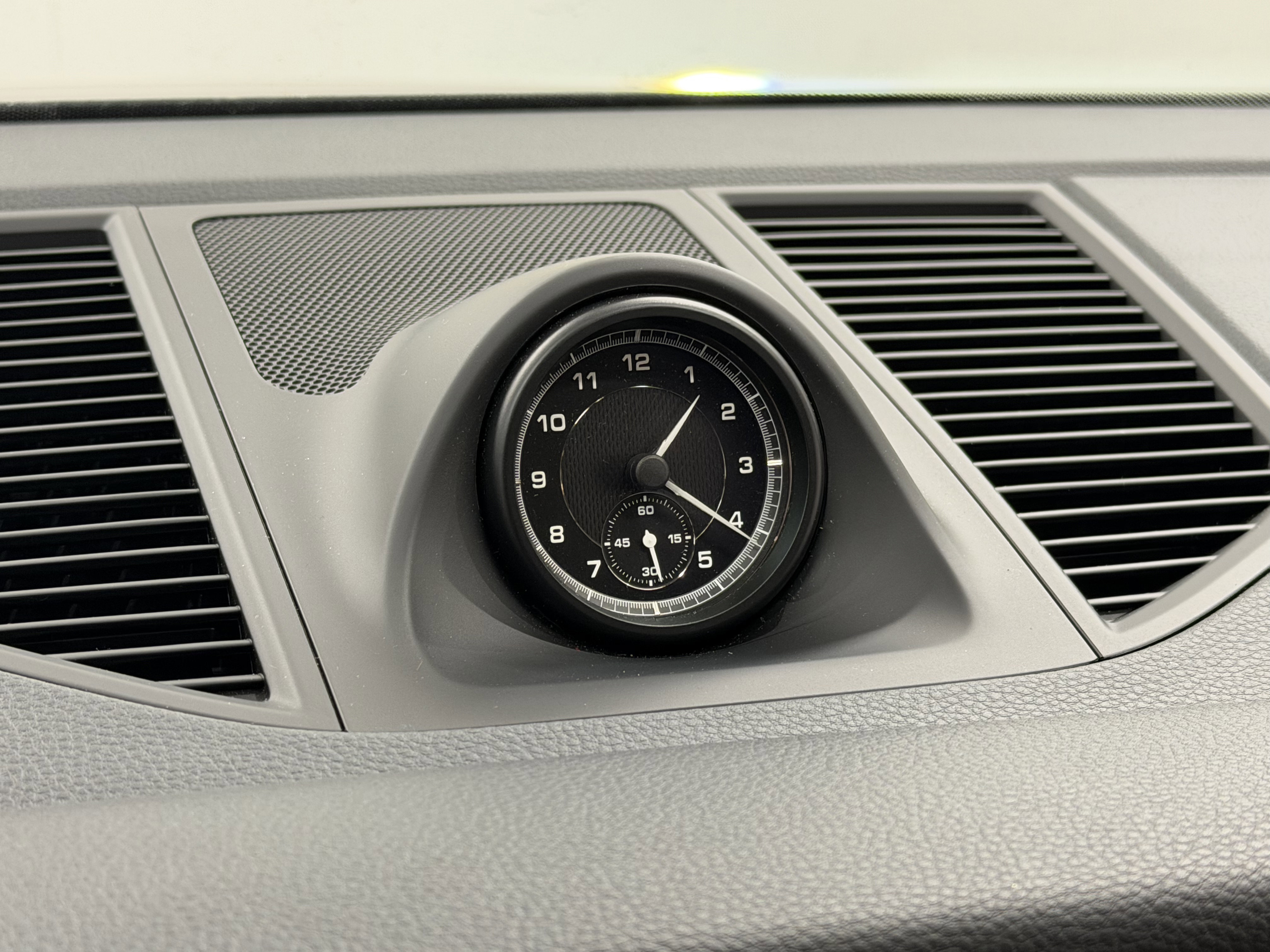 Certified 2025 Porsche Macan image 55