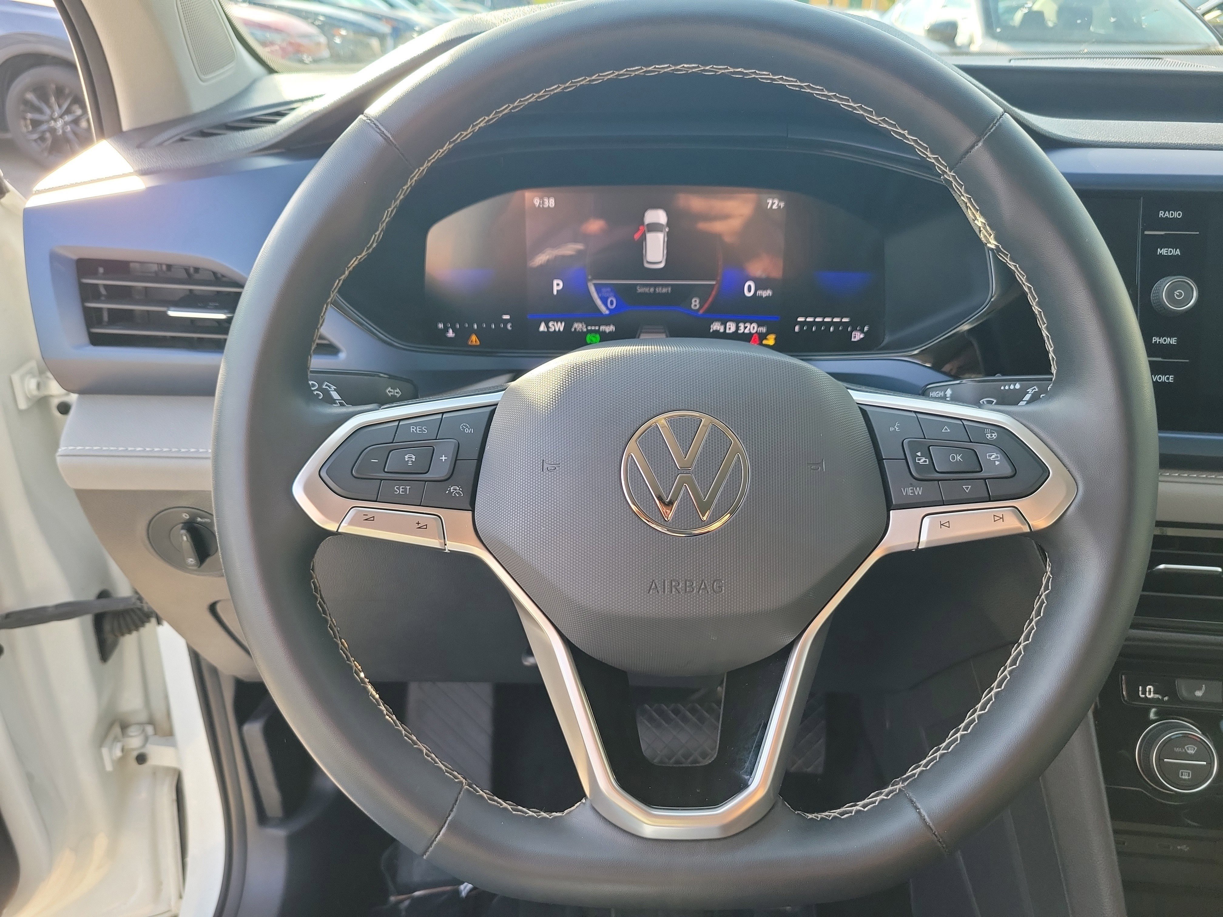 Used 2024 Volkswagen Taos SE image 11