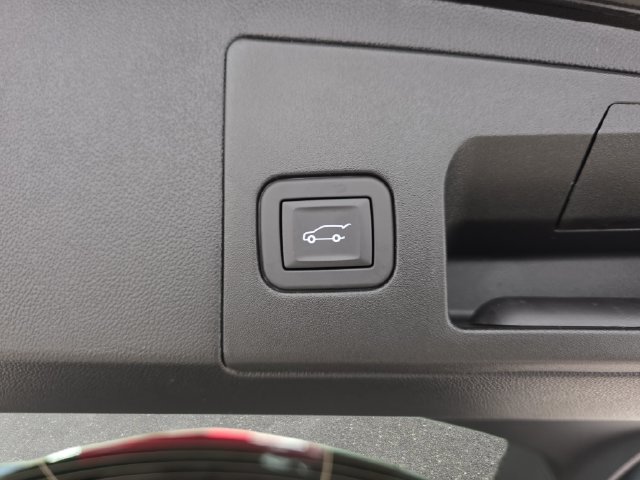New 2026 Cadillac XT5 Premium Luxury w/ LPO, Floor Liner Package FWD image 33