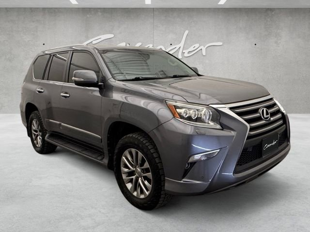 Used 2017 Lexus GX 460 Luxury w/ Preferred Accessory Package image 2