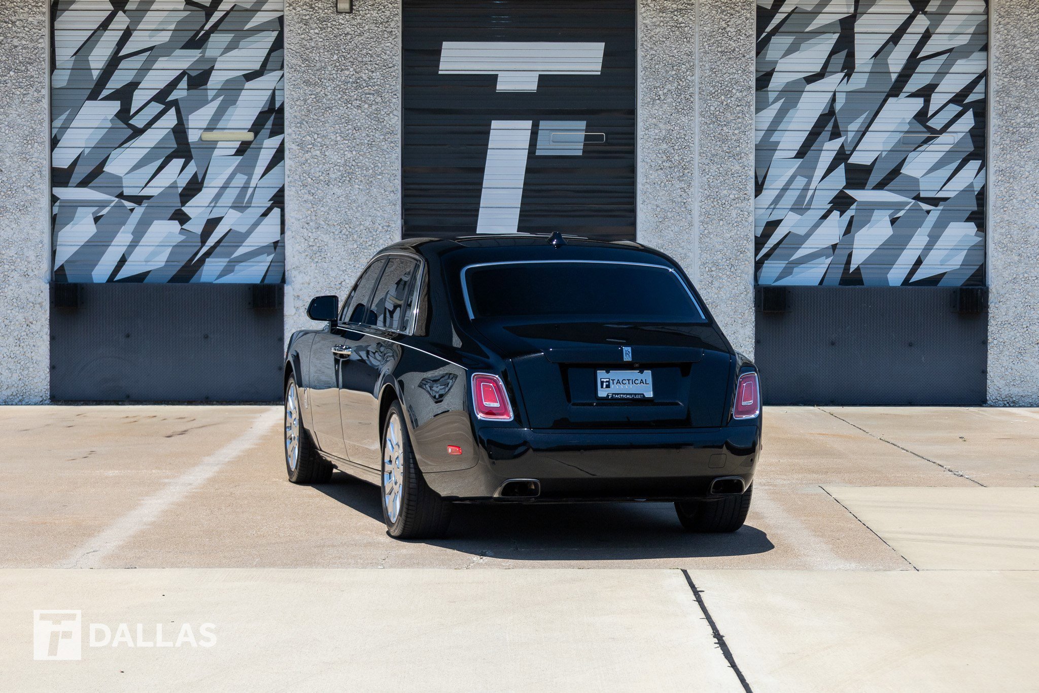 Used 2023 Rolls-Royce Phantom Extended Wheelbase RWD image 11