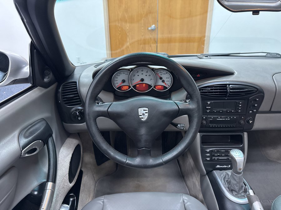 Used 2000 Porsche Boxster S RWD image 13
