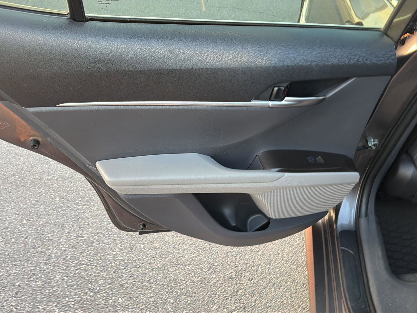 Used 2022 Toyota Camry LE FWD image 17