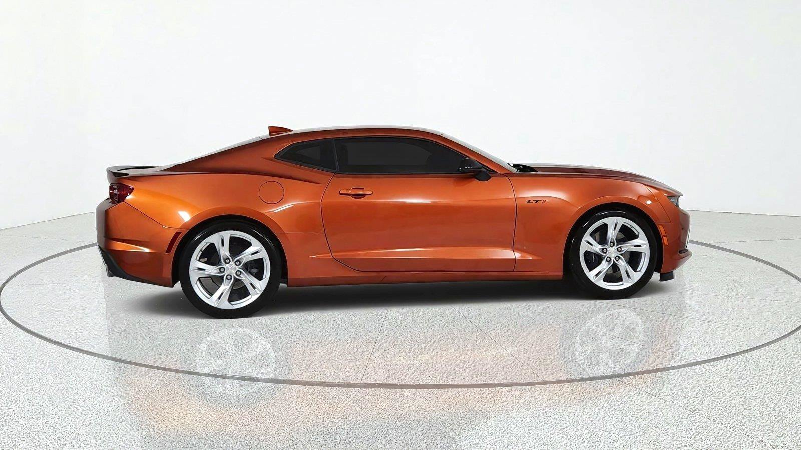 Used 2022 Chevrolet Camaro LT w/ Technology Package RWD image 7