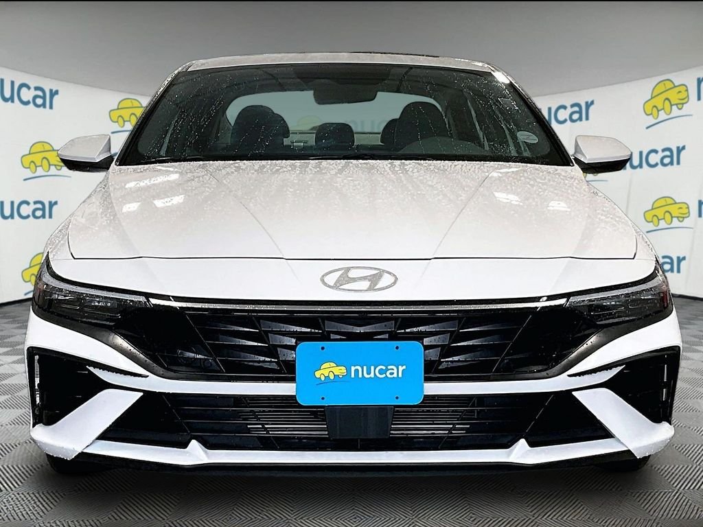 Certified 2025 Hyundai Elantra SEL FWD image 2