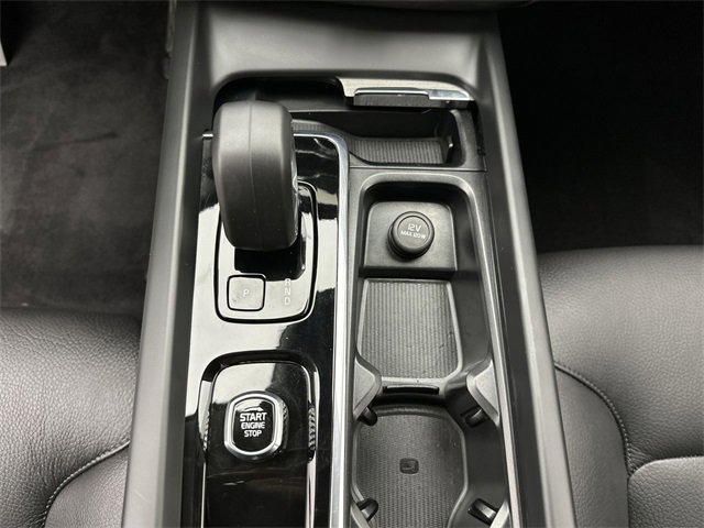 Used 2025 Volvo XC60 B5 Plus image 20