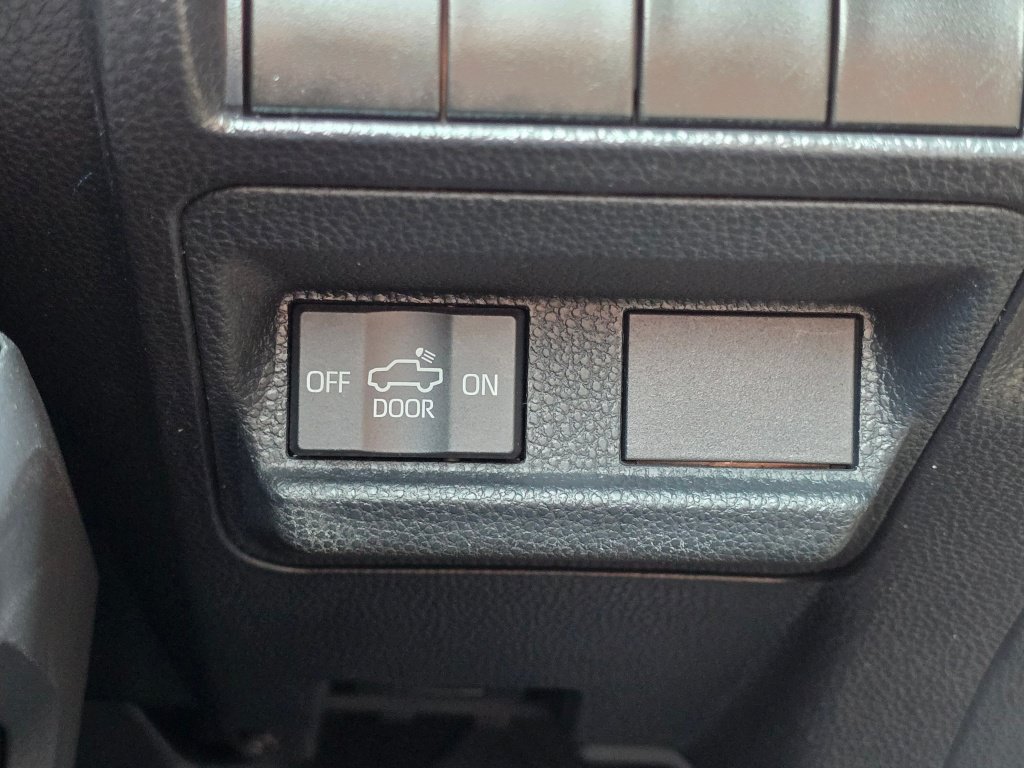 Used 2024 Toyota Tacoma TRD Off-Road AWD/4WD image 37