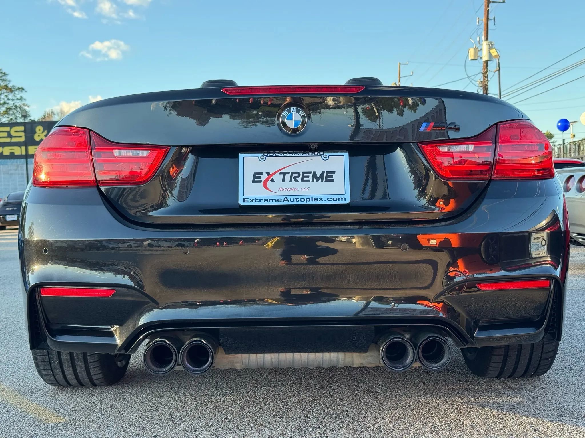 Used 2015 BMW M4 Convertible image 3