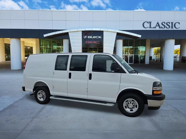 Used 2025 Chevrolet Express 2500 w/ Driver Convenience Package RWD image 9