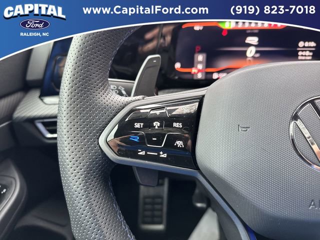 Used 2024 Volkswagen Golf R image 22