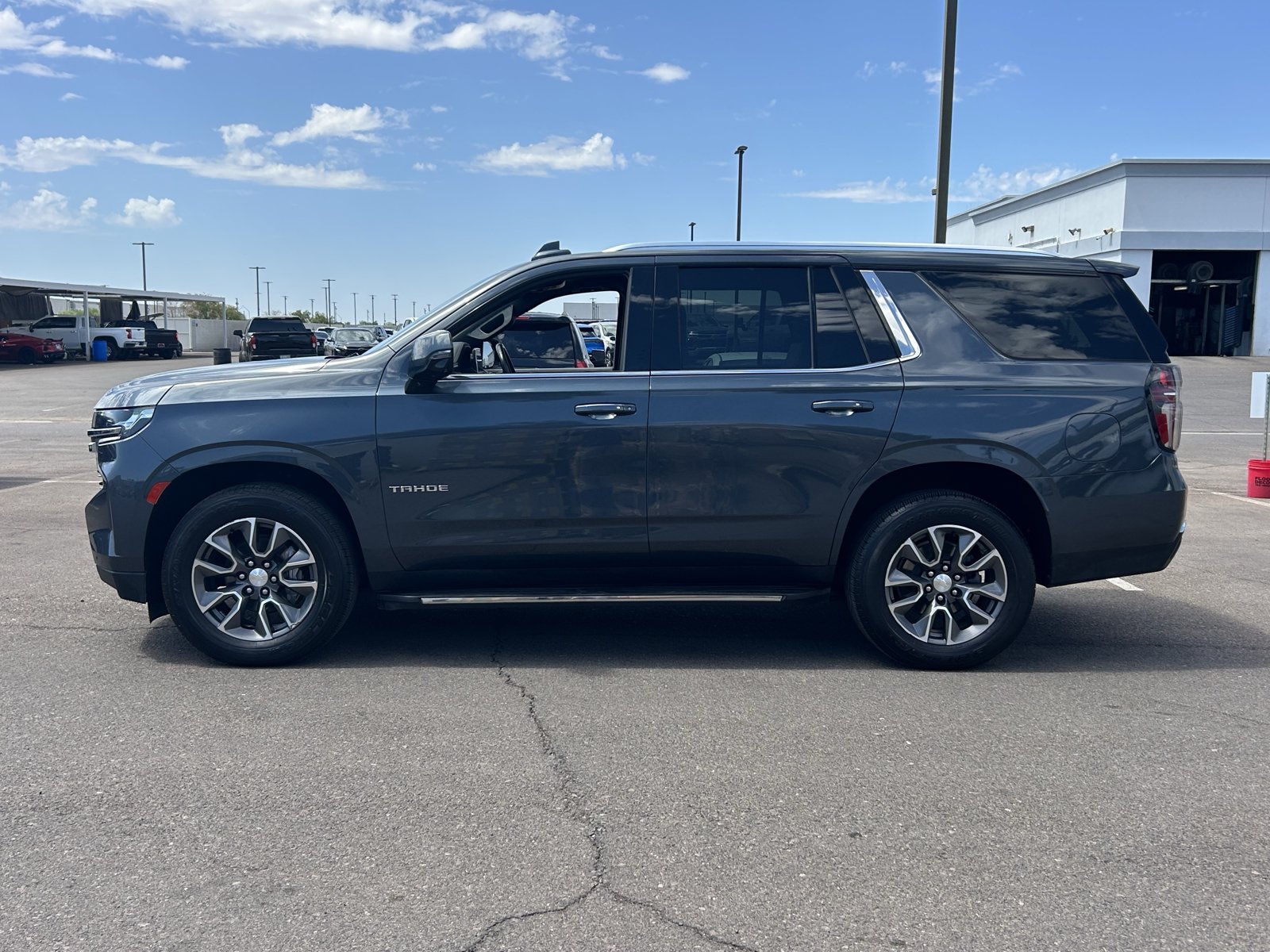 Certified 2021 Chevrolet Tahoe LT w/ Luxury Package RWD image 2