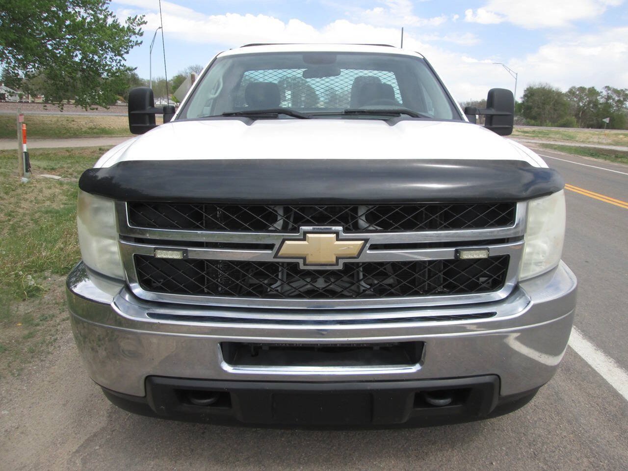 Used 2011 Chevrolet Silverado 2500 W/T AWD/4WD image 3