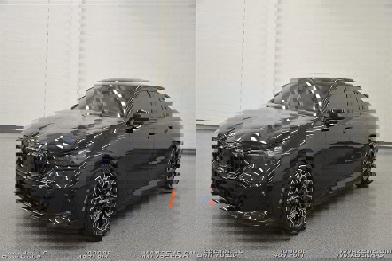 Used 2025 BMW i5 eDrive40i w/ M Sport Package image 3