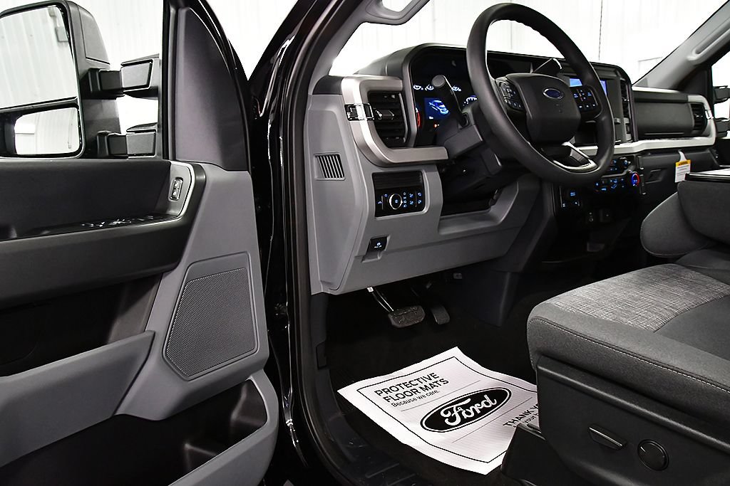 New 2026 Ford F350 XLT w/ 360-Degree Camera Package AWD/4WD image 17