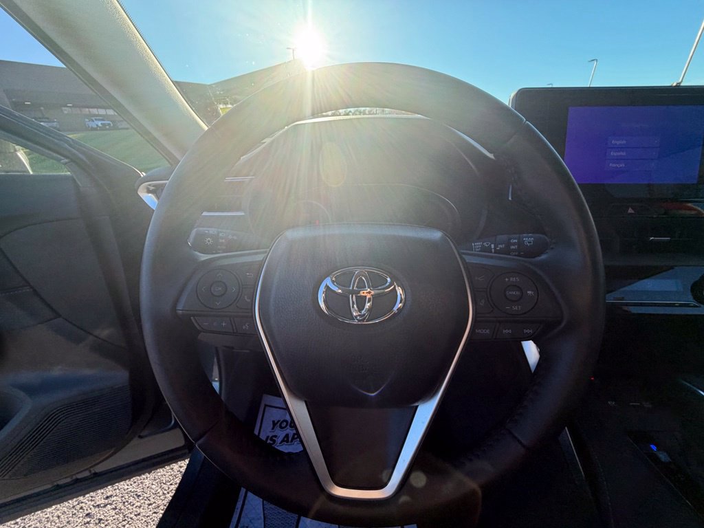 Used 2024 Toyota Venza LE AWD/4WD image 25