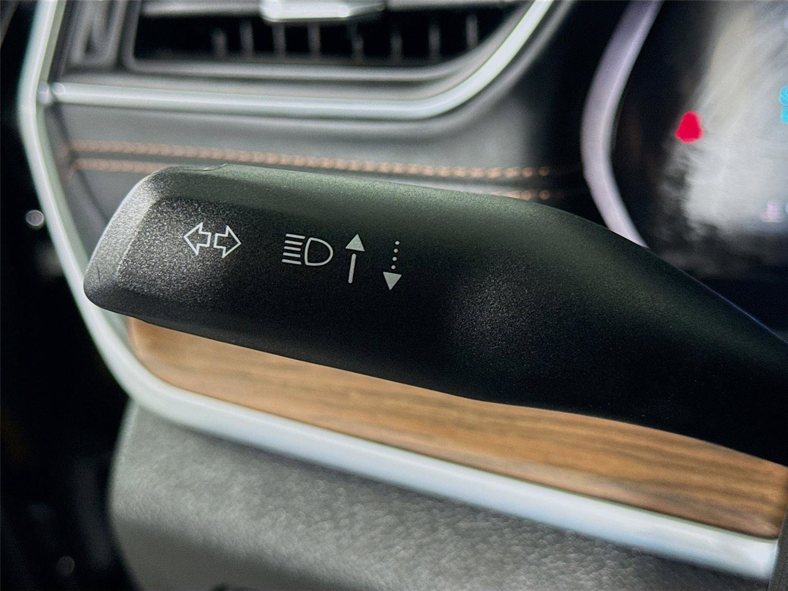 Used 2022 Jeep Grand Cherokee Summit w/ Luxury Tech Group V image 5