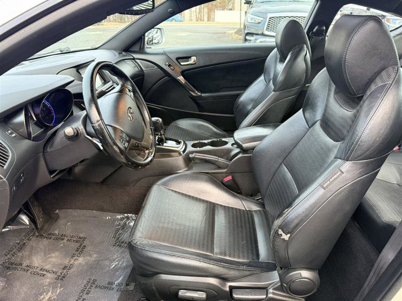 Used 2013 Hyundai Genesis 3.8 image 20