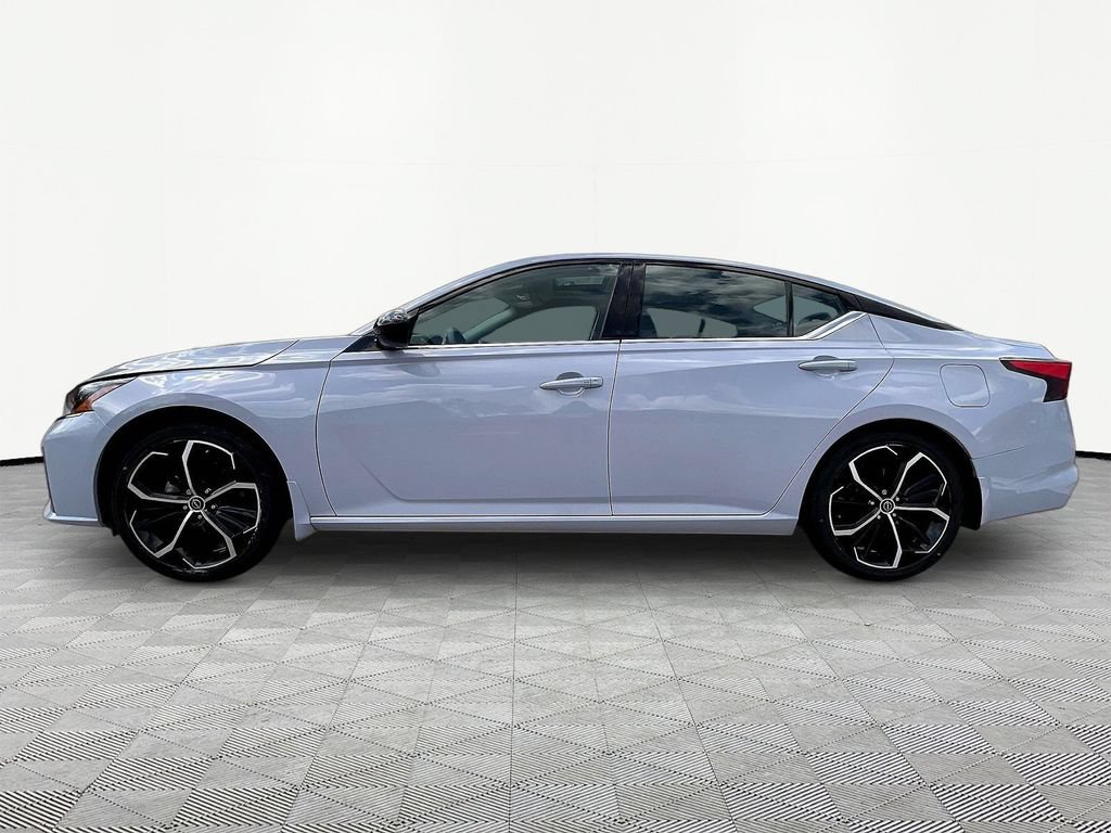 Certified 2024 Nissan Altima 2.5 SR w/ SR Premium Package FWD image 9