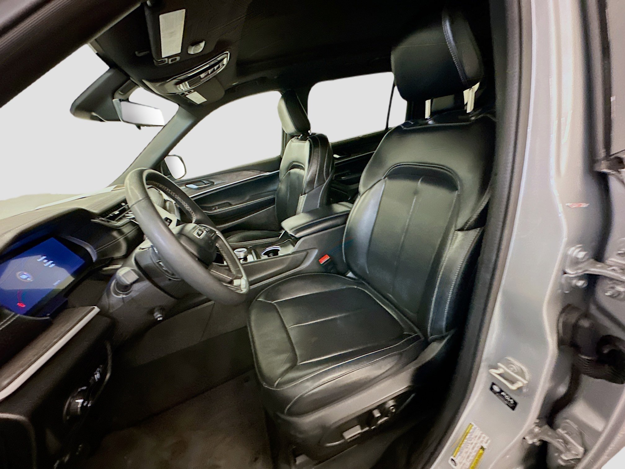 Used 2024 Jeep Grand Cherokee L Limited w/ Luxury Tech Group II image 13