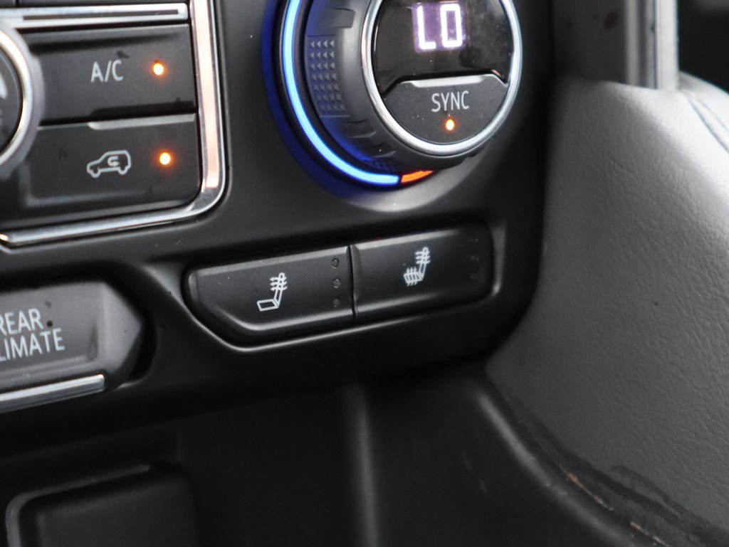Used 2024 Chevrolet Suburban LT AWD/4WD image 39