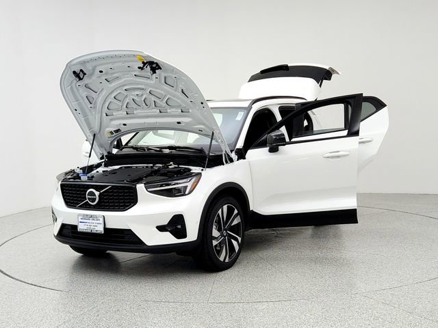 New 2026 Volvo XC40 B5 Ultra w/ Climate Package image 9