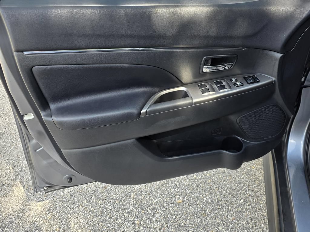 Used 2024 Mitsubishi Outlander Sport SE AWD/4WD image 28