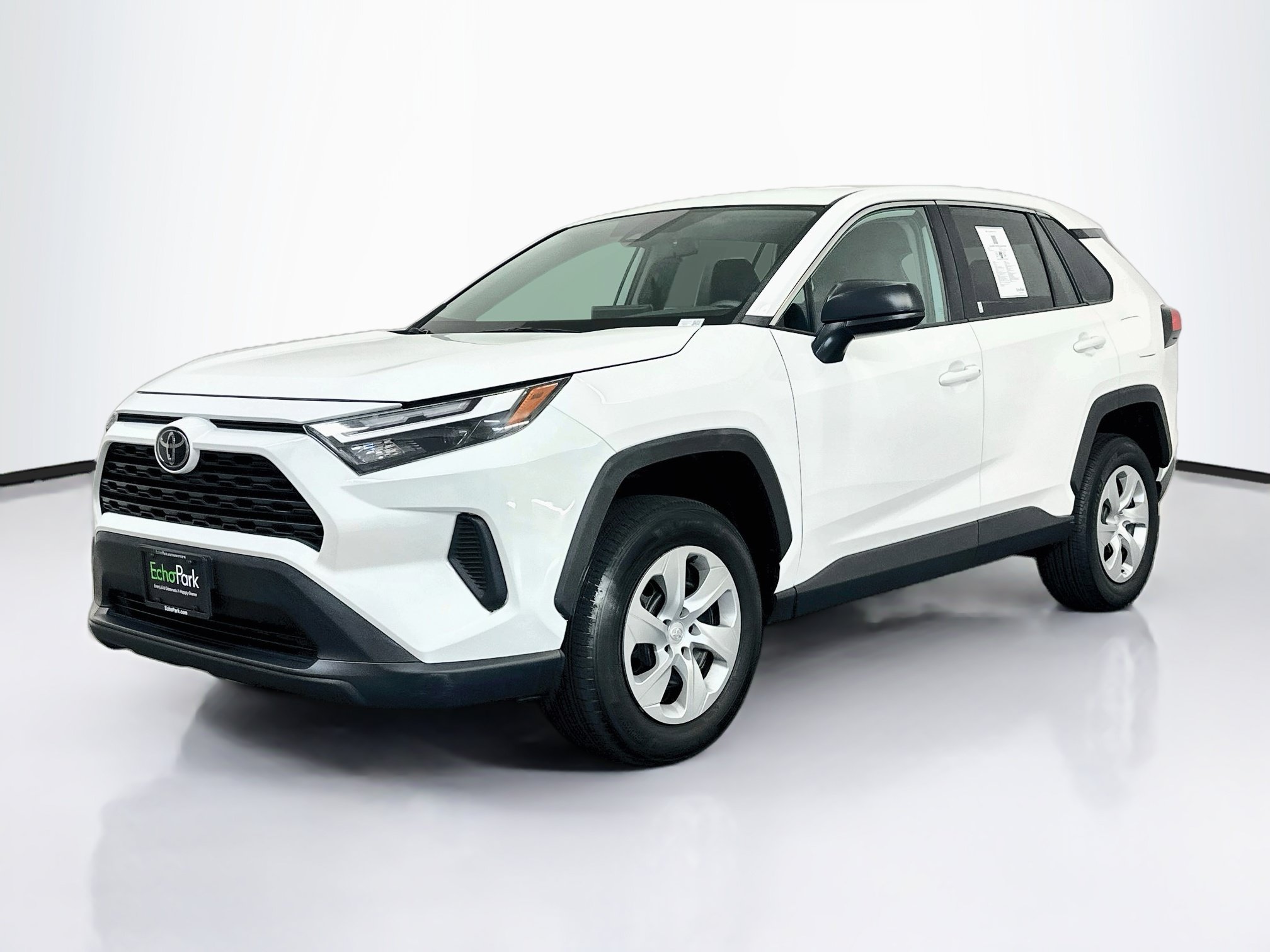 Used 2025 Toyota RAV4 LE AWD/4WD image 3