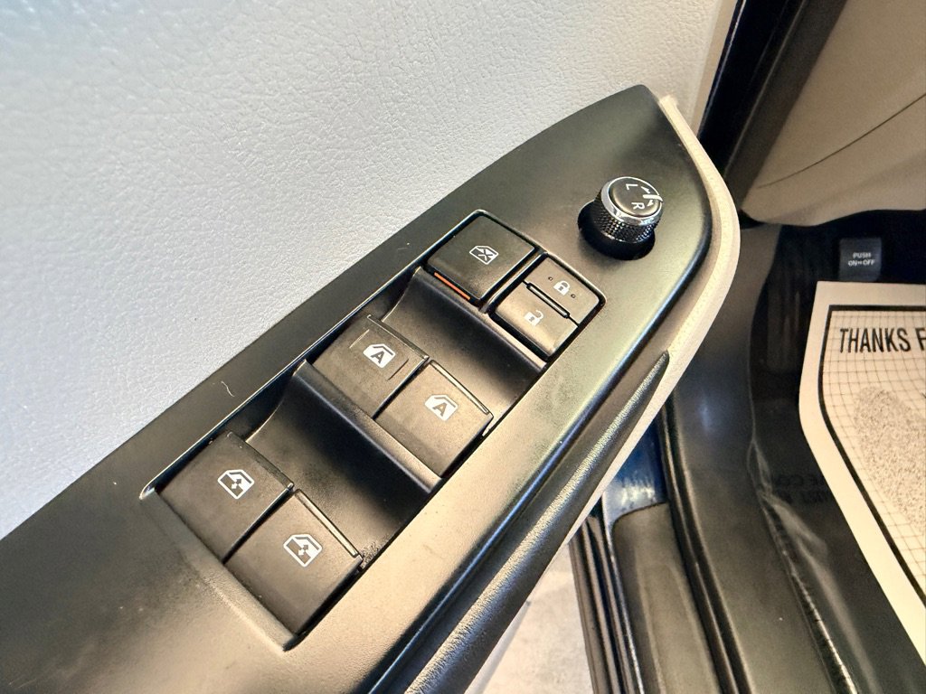 Used 2015 Toyota Highlander XLE image 5