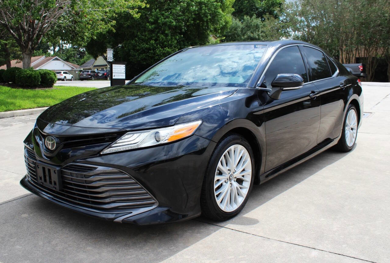 Used 2018 Toyota Camry XLE FWD image 4