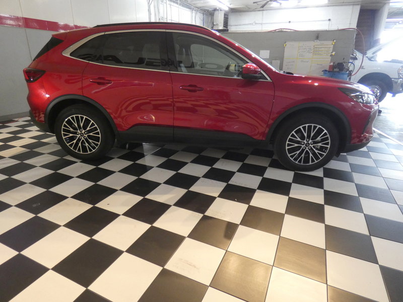 Used 2024 Ford Escape SE w/ PHEV Premium Package FWD image 4