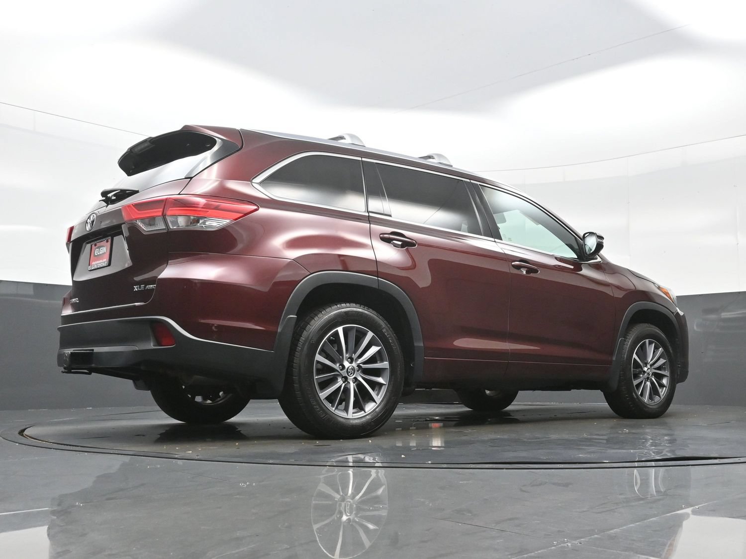 Used 2018 Toyota Highlander XLE AWD/4WD image 35
