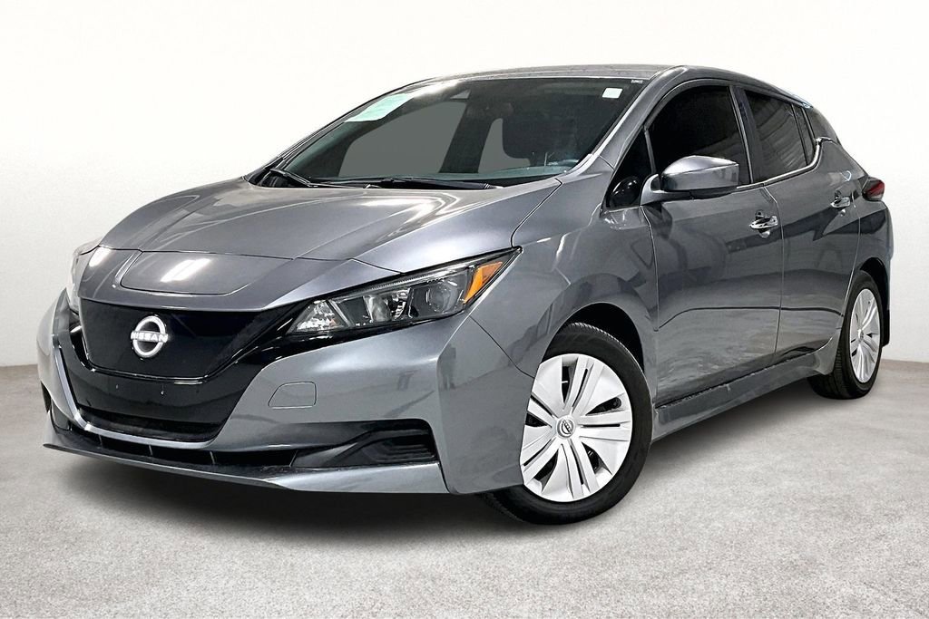 Used 2025 Nissan Leaf S image 14