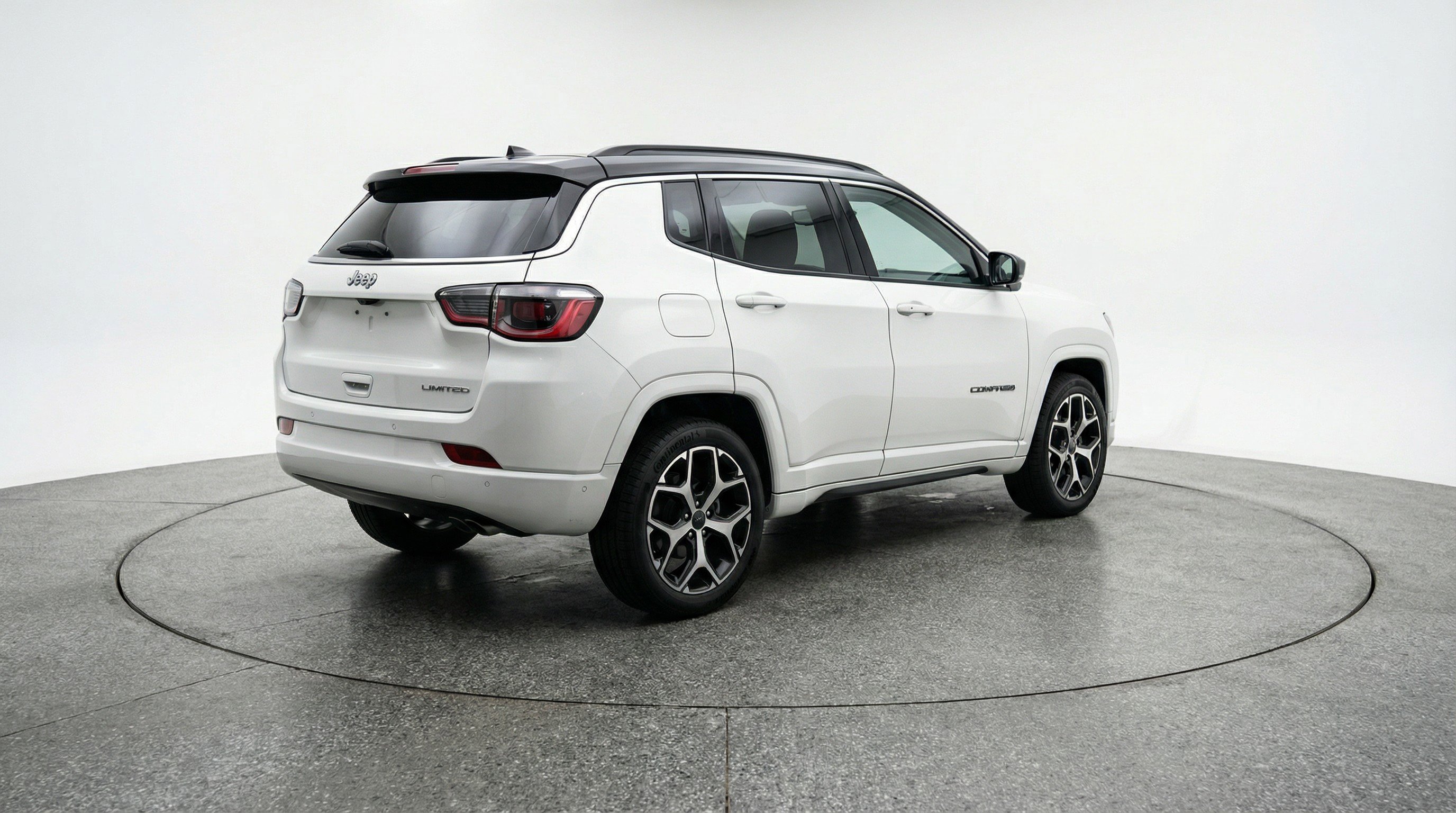 Used 2025 Jeep Compass Limited image 9