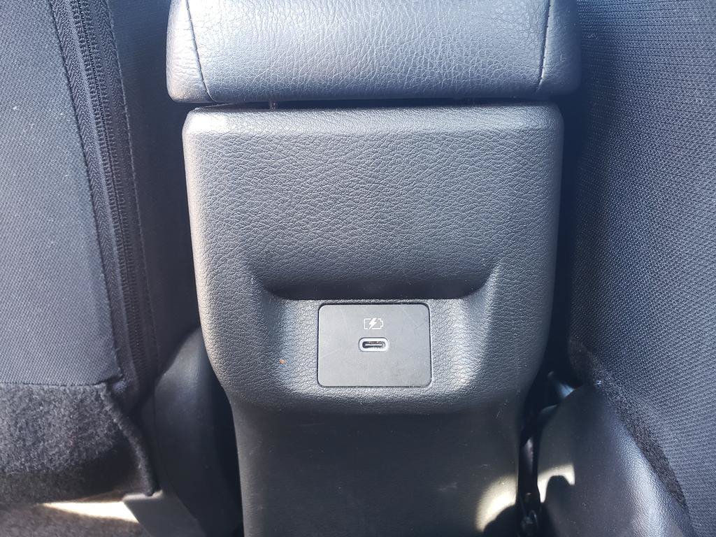 Used 2024 Nissan Versa SR FWD image 12