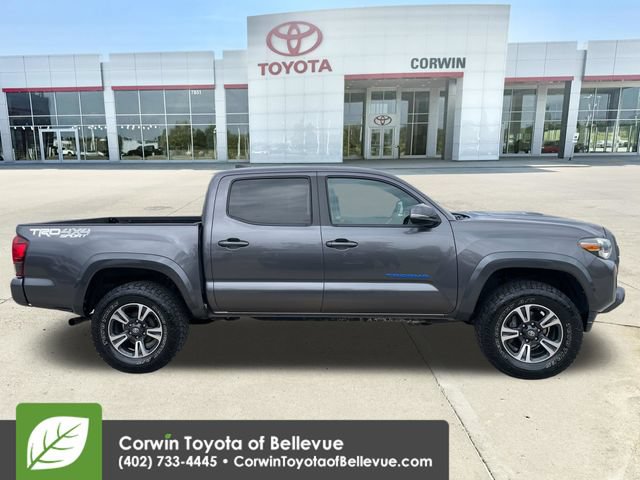 Used 2019 Toyota Tacoma TRD Sport w/ Technology Package AWD/4WD image 6