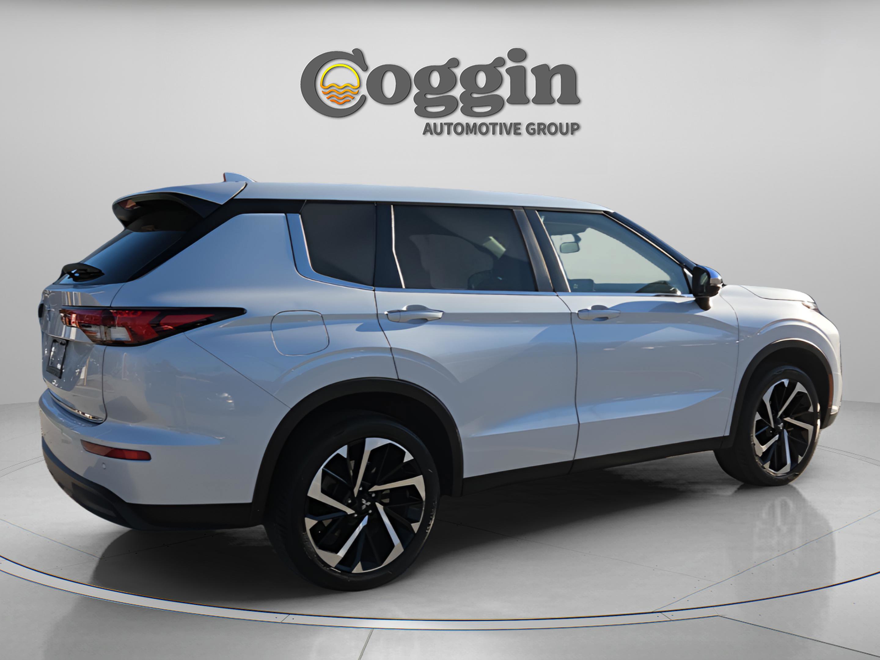 Used 2022 Mitsubishi Outlander ES image 6