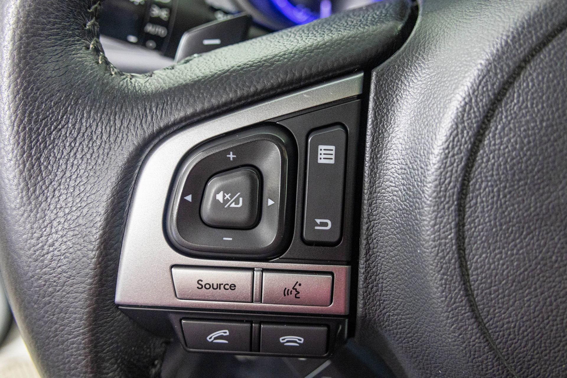 Used 2017 Subaru Outback 2.5i Limited w/ Popular Package #5 image 32