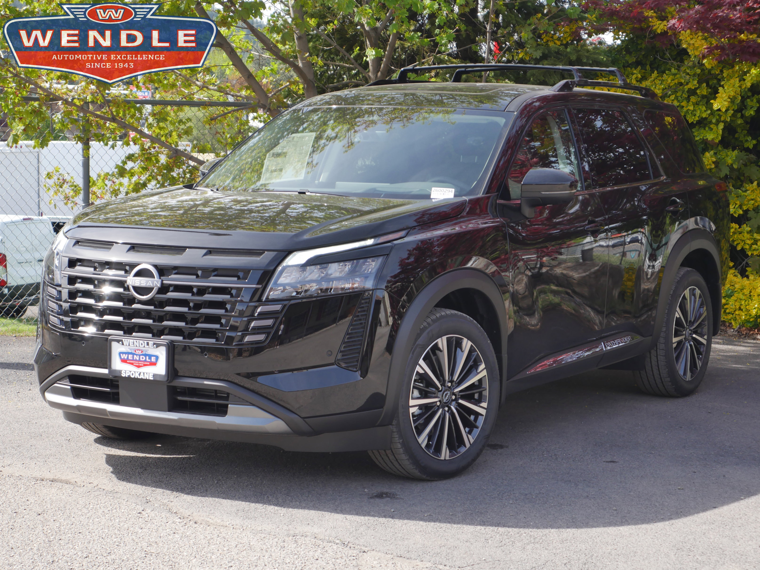 New 2026 Nissan Pathfinder Platinum AWD/4WD image 1