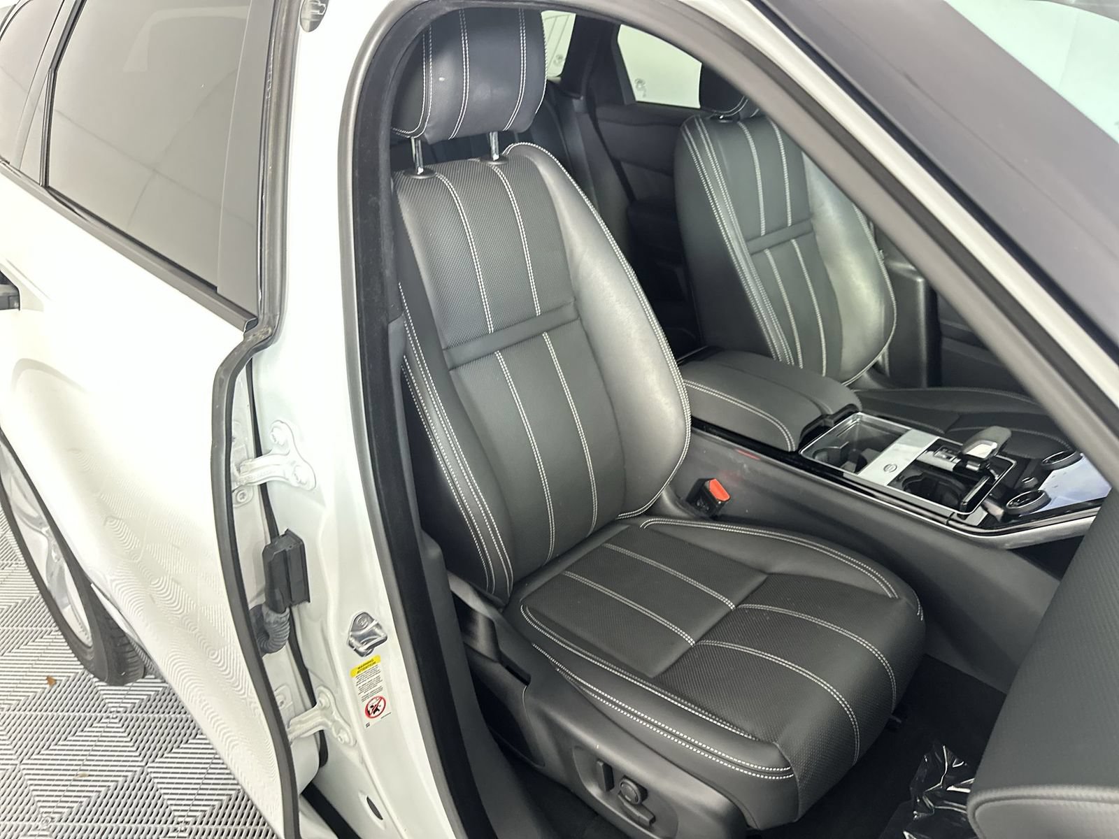 Used 2022 Land Rover Range Rover Velar S AWD/4WD image 27