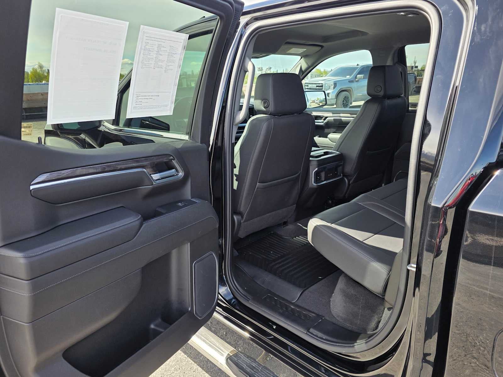 Used 2023 Chevrolet Silverado 1500 LTZ AWD/4WD image 15