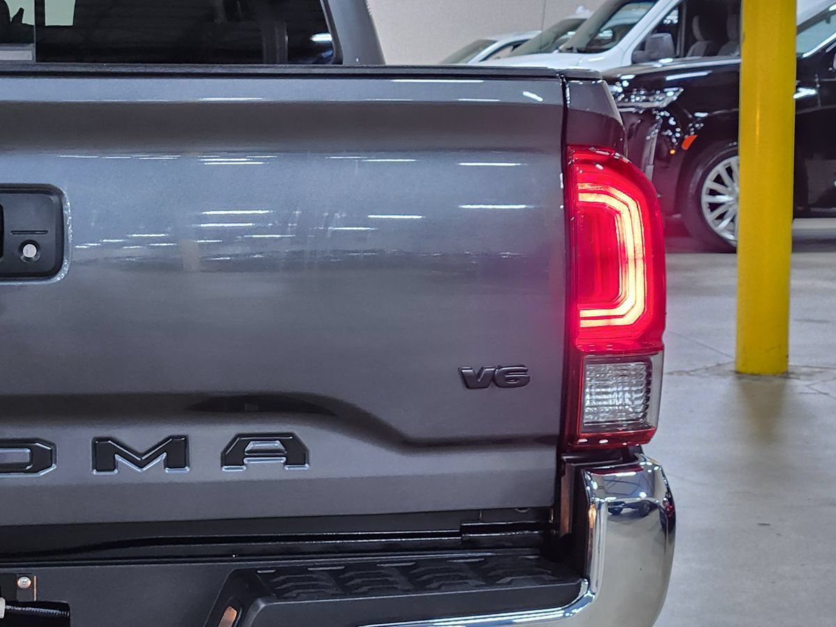 Used 2022 Toyota Tacoma SR5 RWD image 19