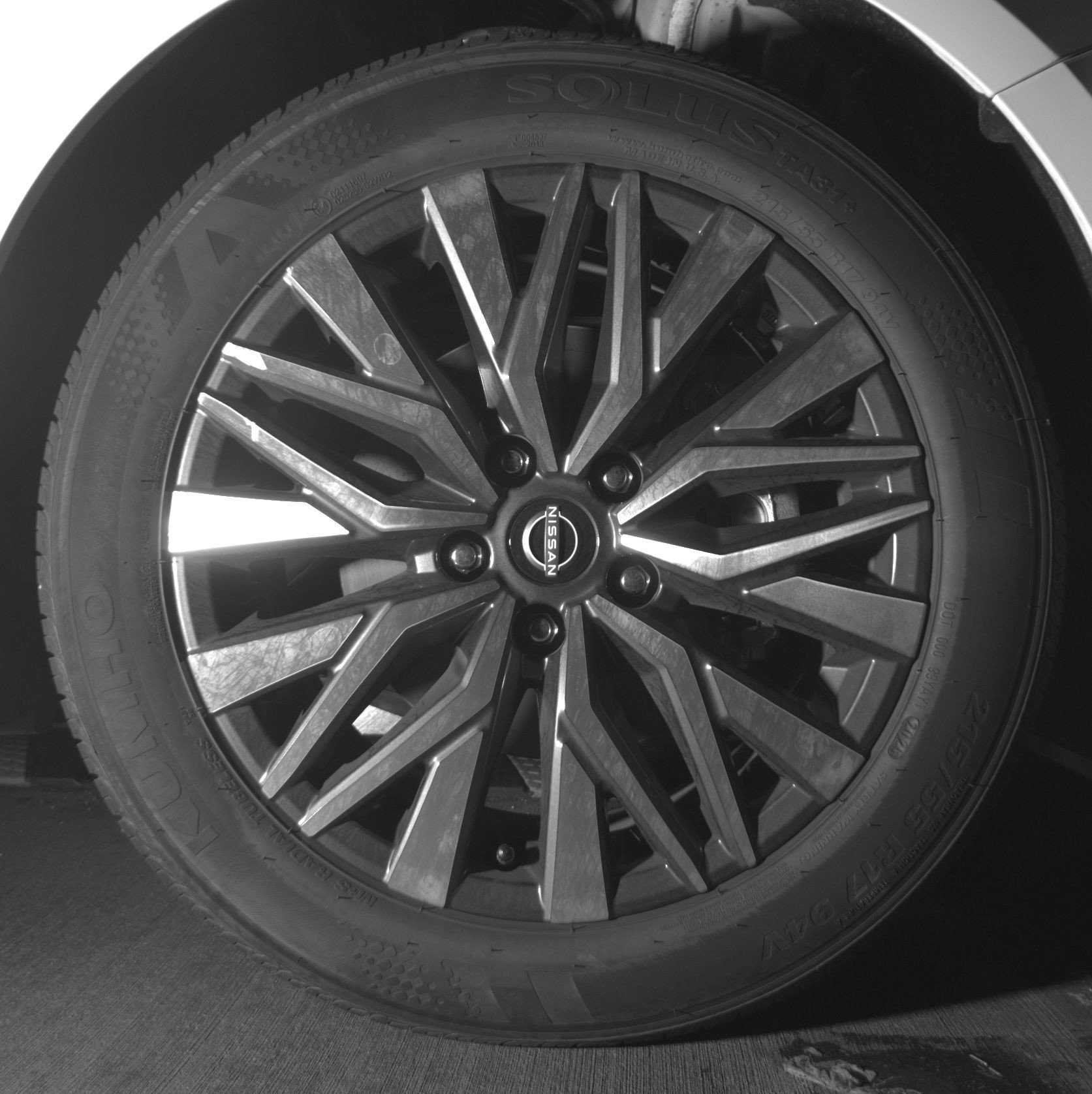 Used 2025 Nissan Altima 2.5 SV FWD image 13