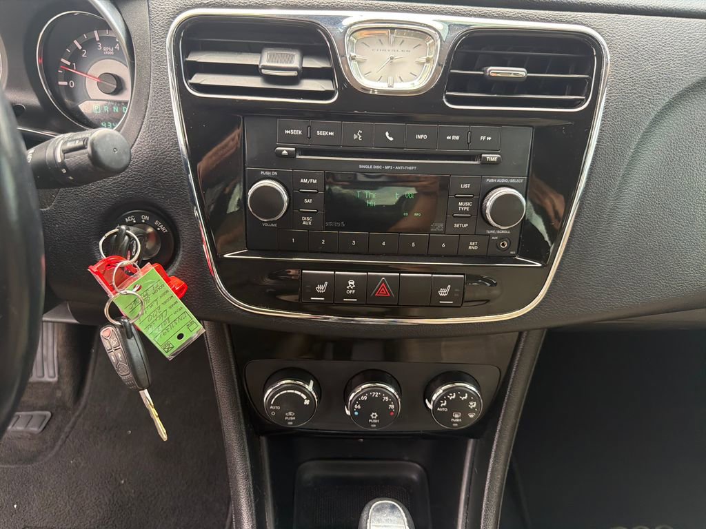 Used 2013 Chrysler 200 Limited FWD image 32