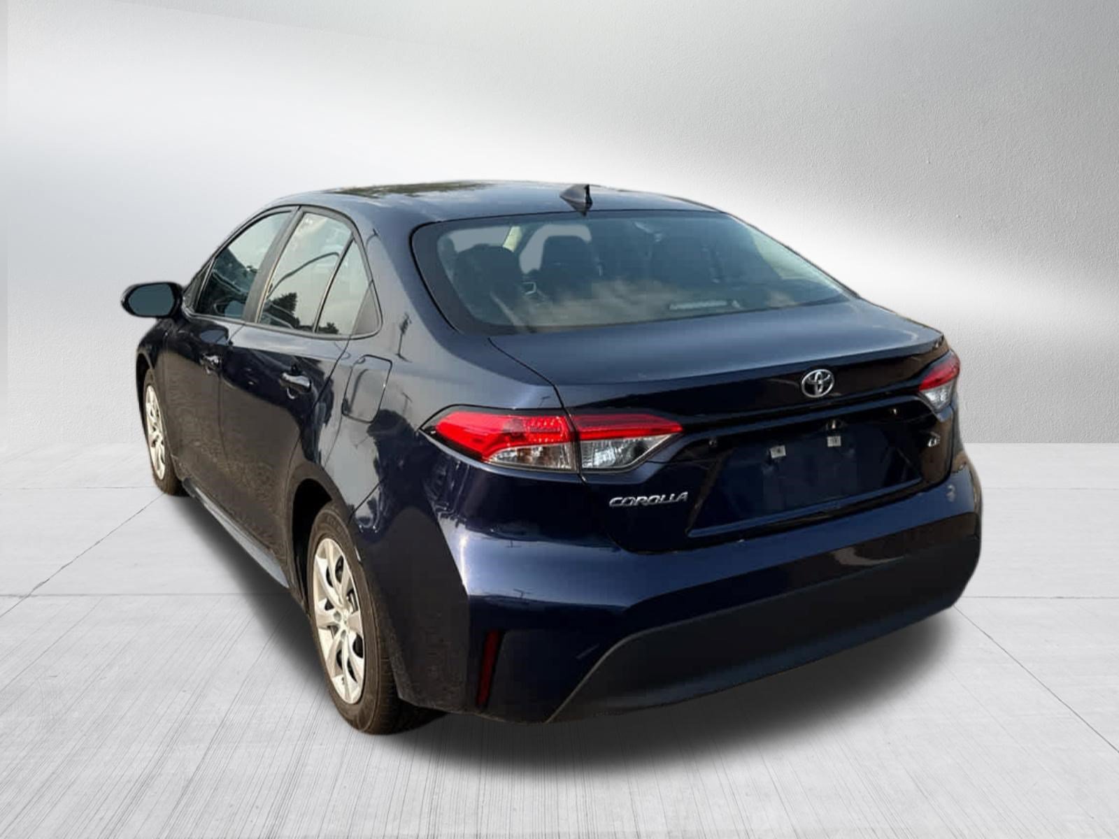 Used 2024 Toyota Corolla LE FWD image 5