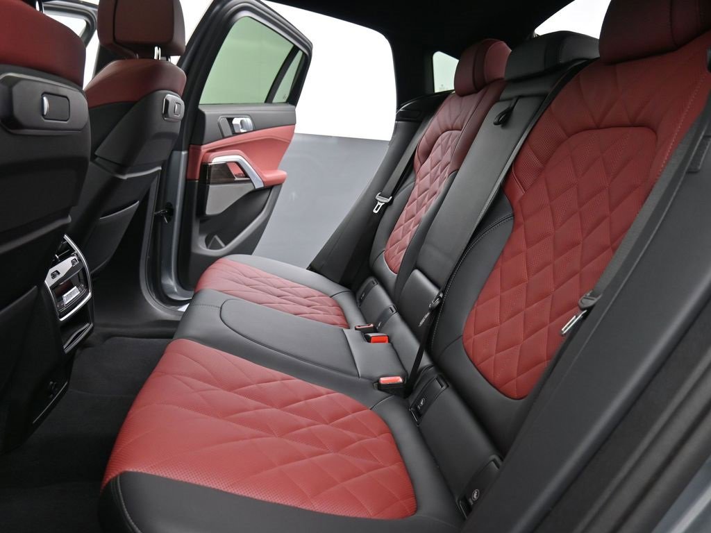 Used 2026 BMW X6 xDrive40i image 16