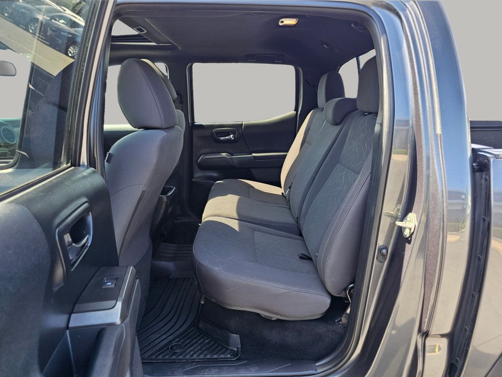 Used 2016 Toyota Tacoma TRD Off-Road AWD/4WD image 27