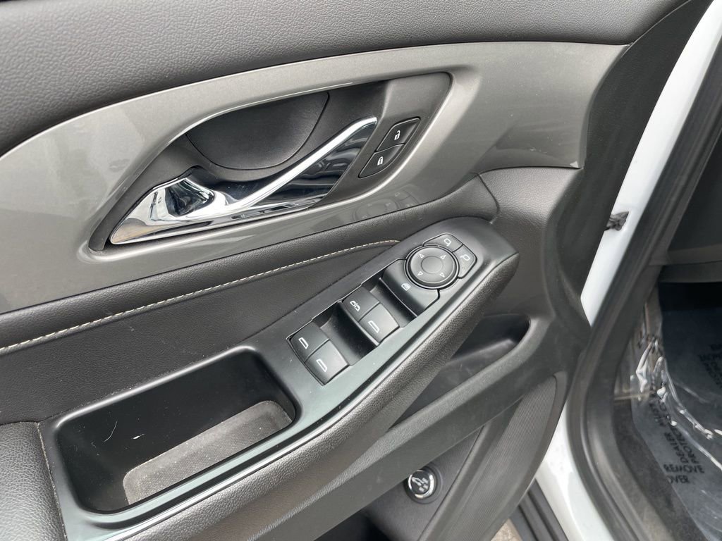 Used 2023 Chevrolet Traverse LT image 6