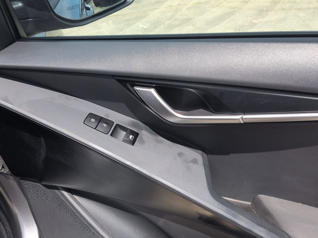 Used 2025 Kia Niro LX FWD image 32