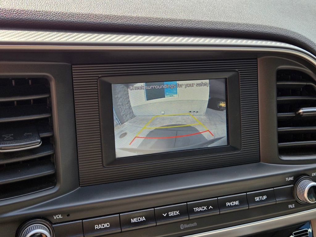 Used 2020 Hyundai Elantra SE FWD image 25