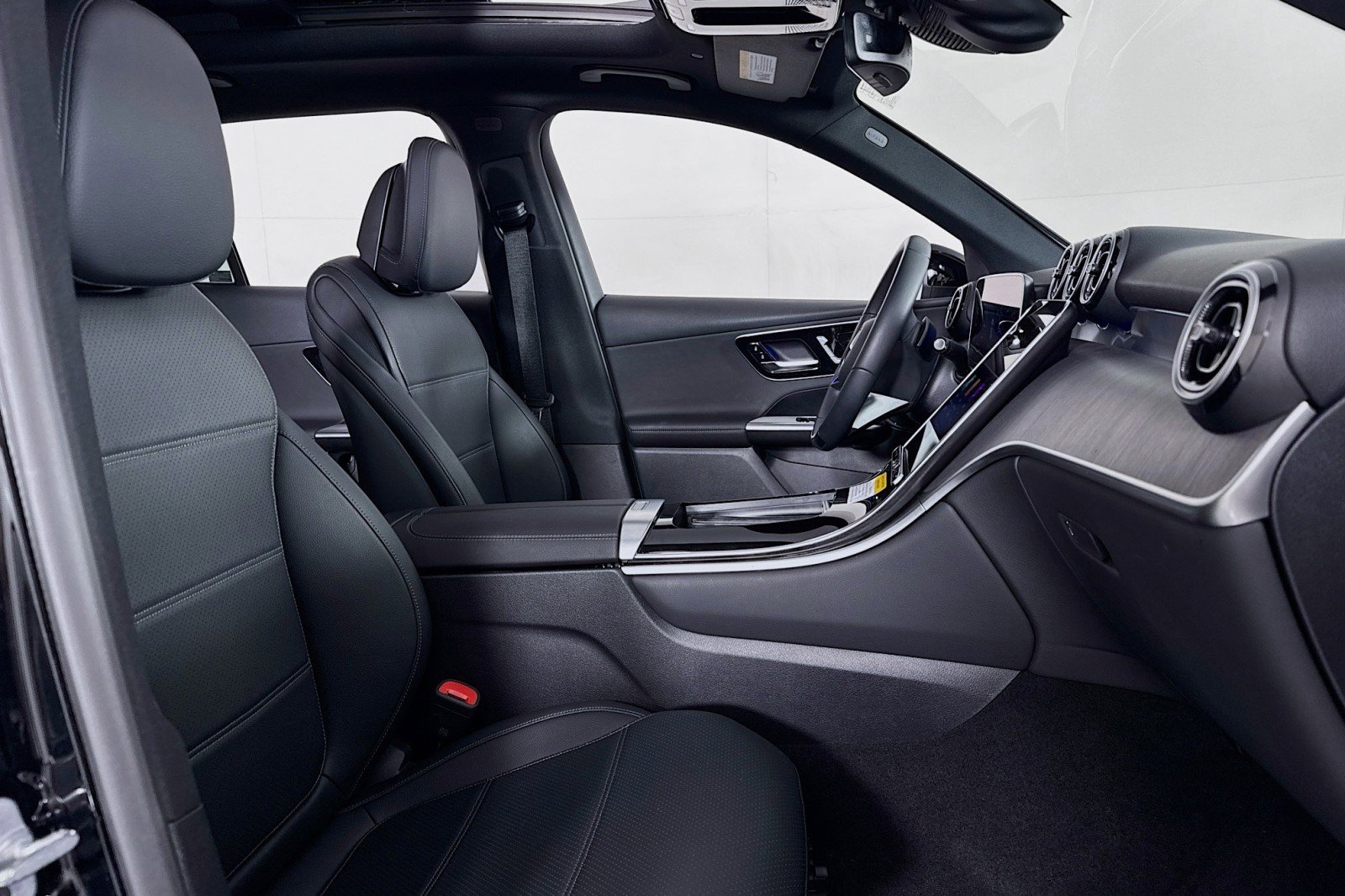 Certified 2026 Mercedes-Benz GLC 300 image 8